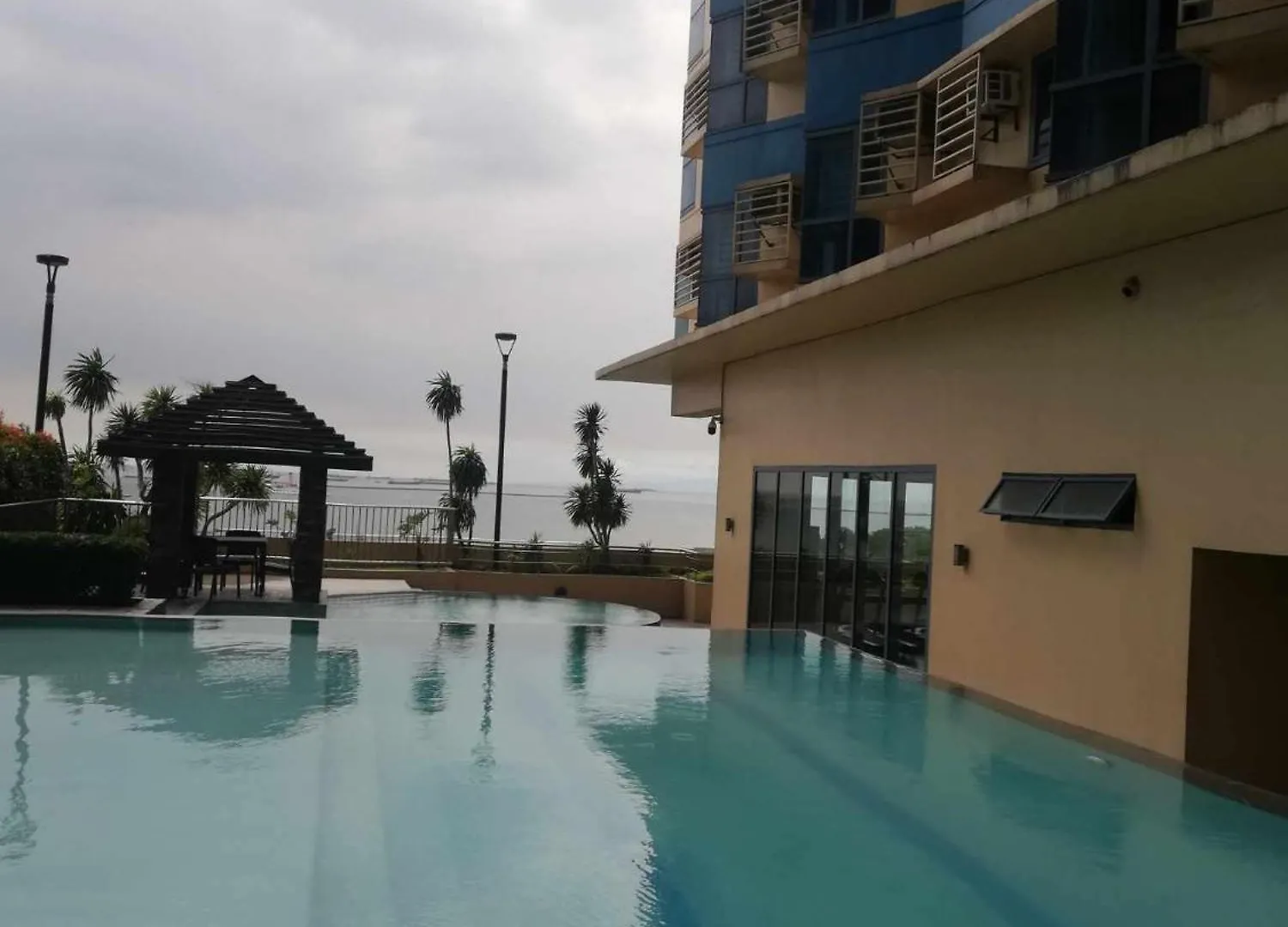 Апарт-отель Grand Riviera Suites Infront Of Us Embassy - 2Br Манила Филиппины
